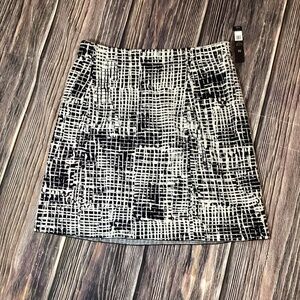 1913. Nic & Zoe Black & Cream Skirt NWT Size M